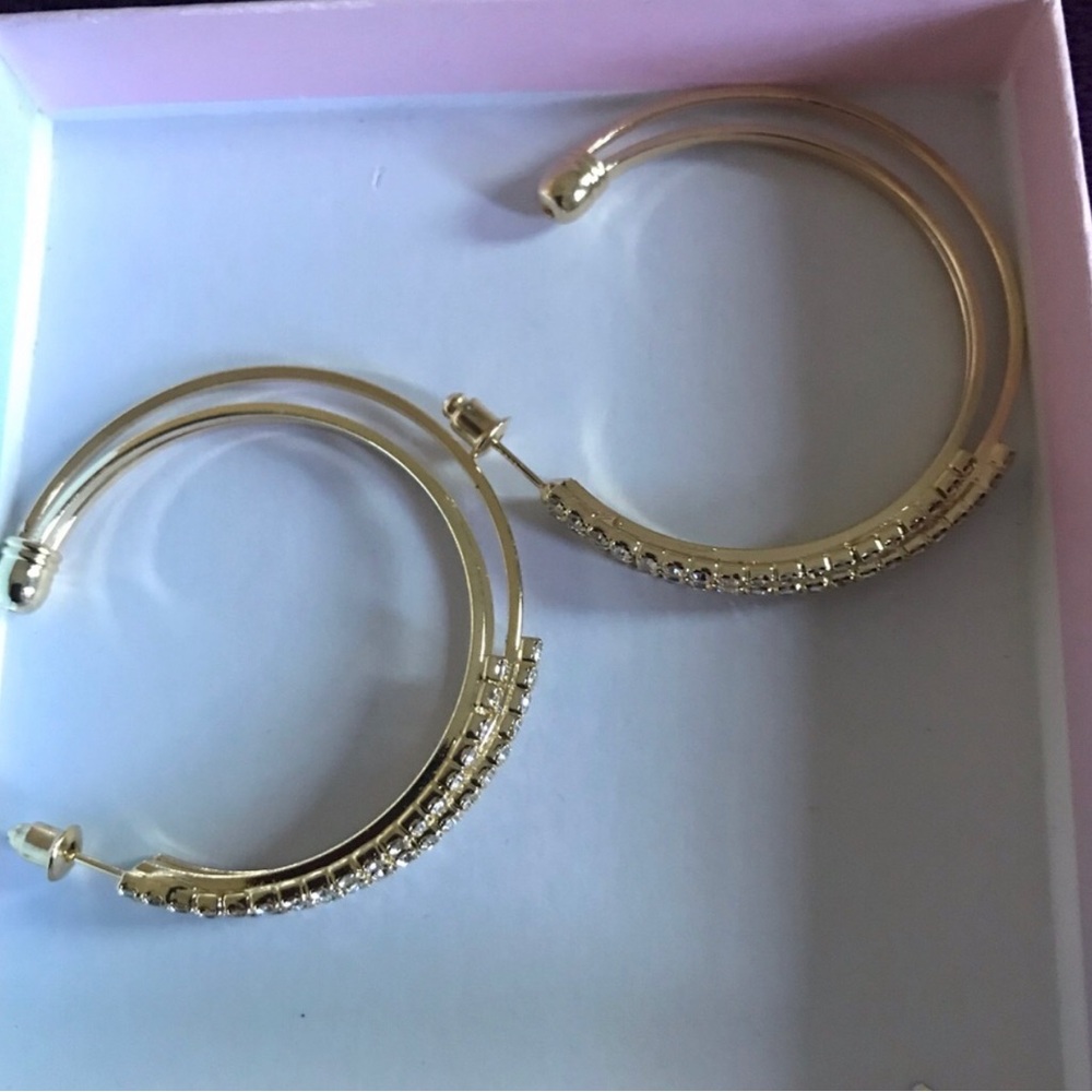Ladies gold tone hoop earrings - Picture 4 of 4